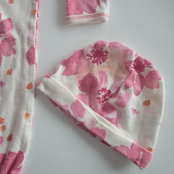 Burt's Bees Baby® Size 0-6M 2-Piece English Rose Organic Cotton Gown and Cap Set - Picture 3 of 6